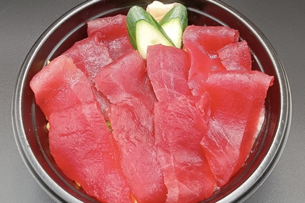 極上まぐろ丼のイメージ写真