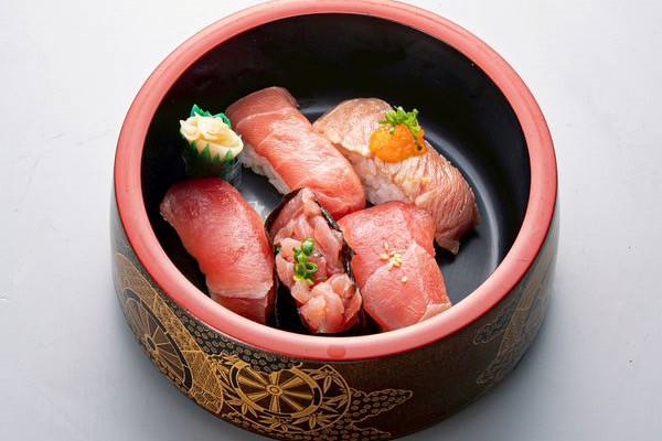 マグロづくしのイメージ写真